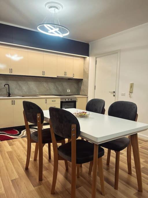 Art'S Apartment Tirana Zewnętrze zdjęcie